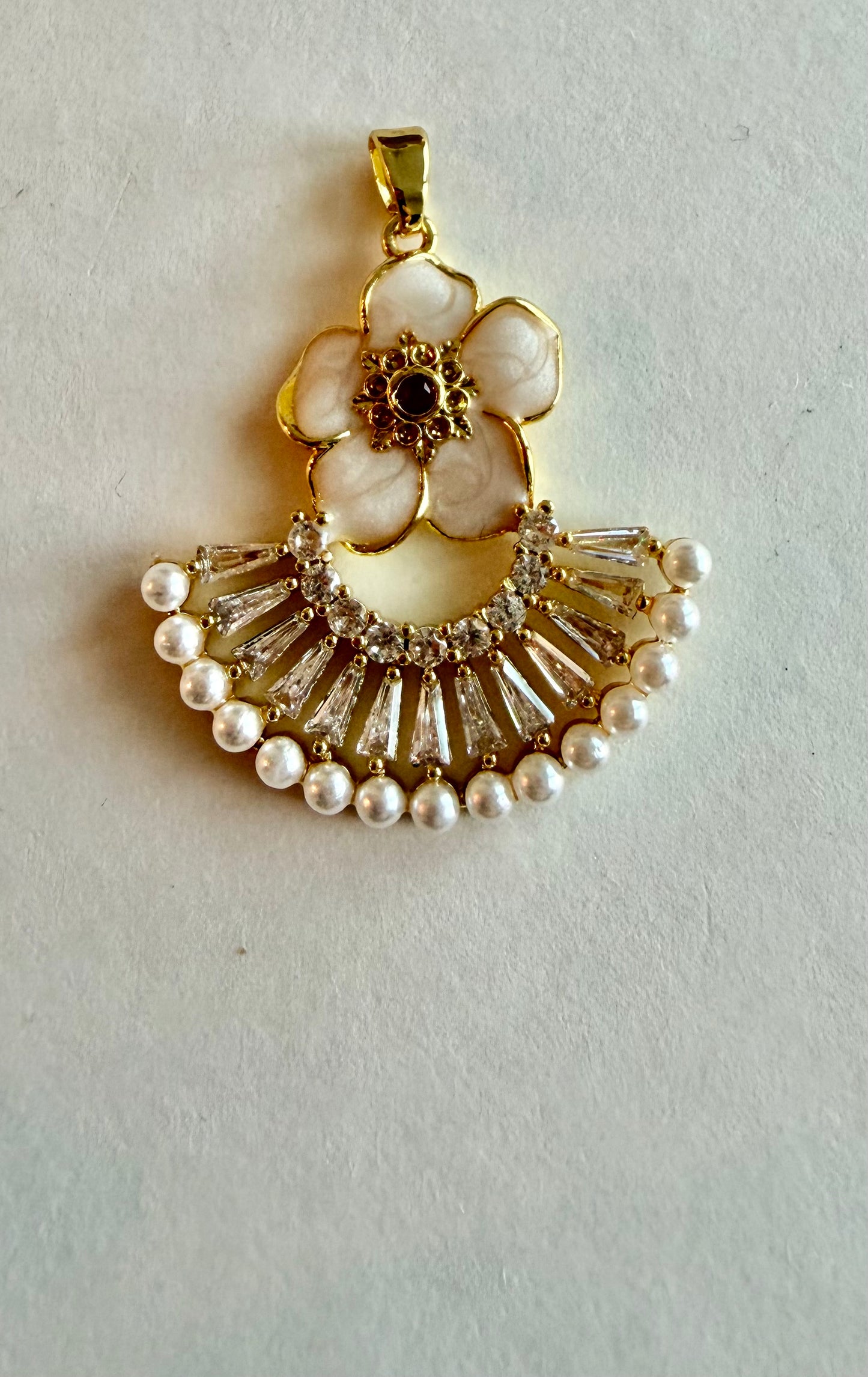 Floral Fan Charm
