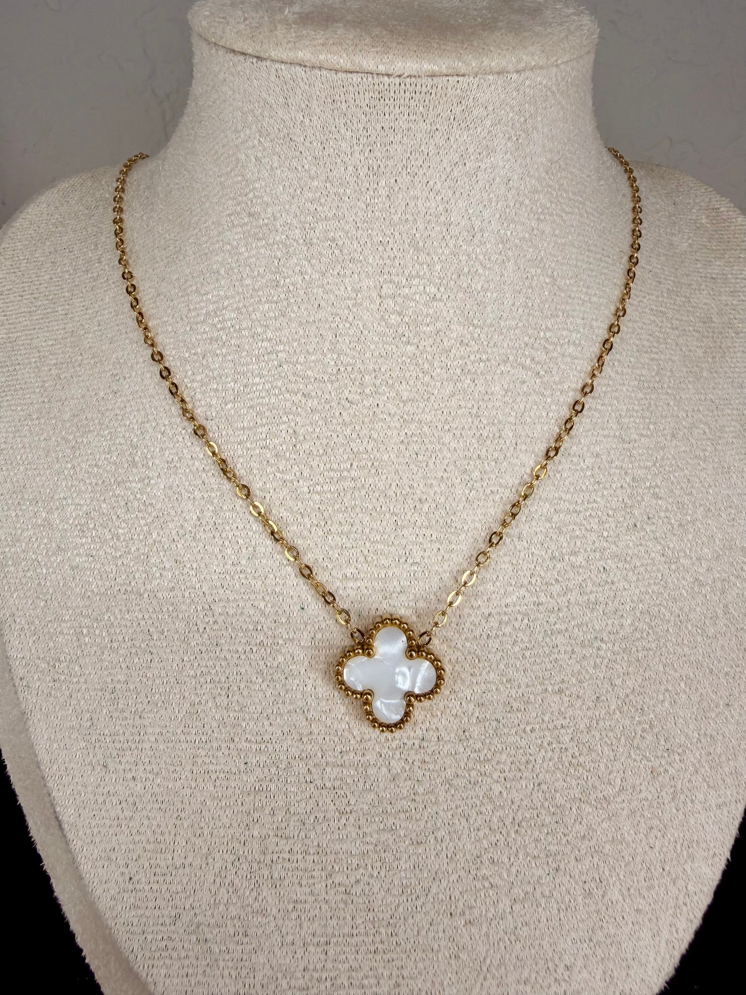 Iconic Clover Jewelry