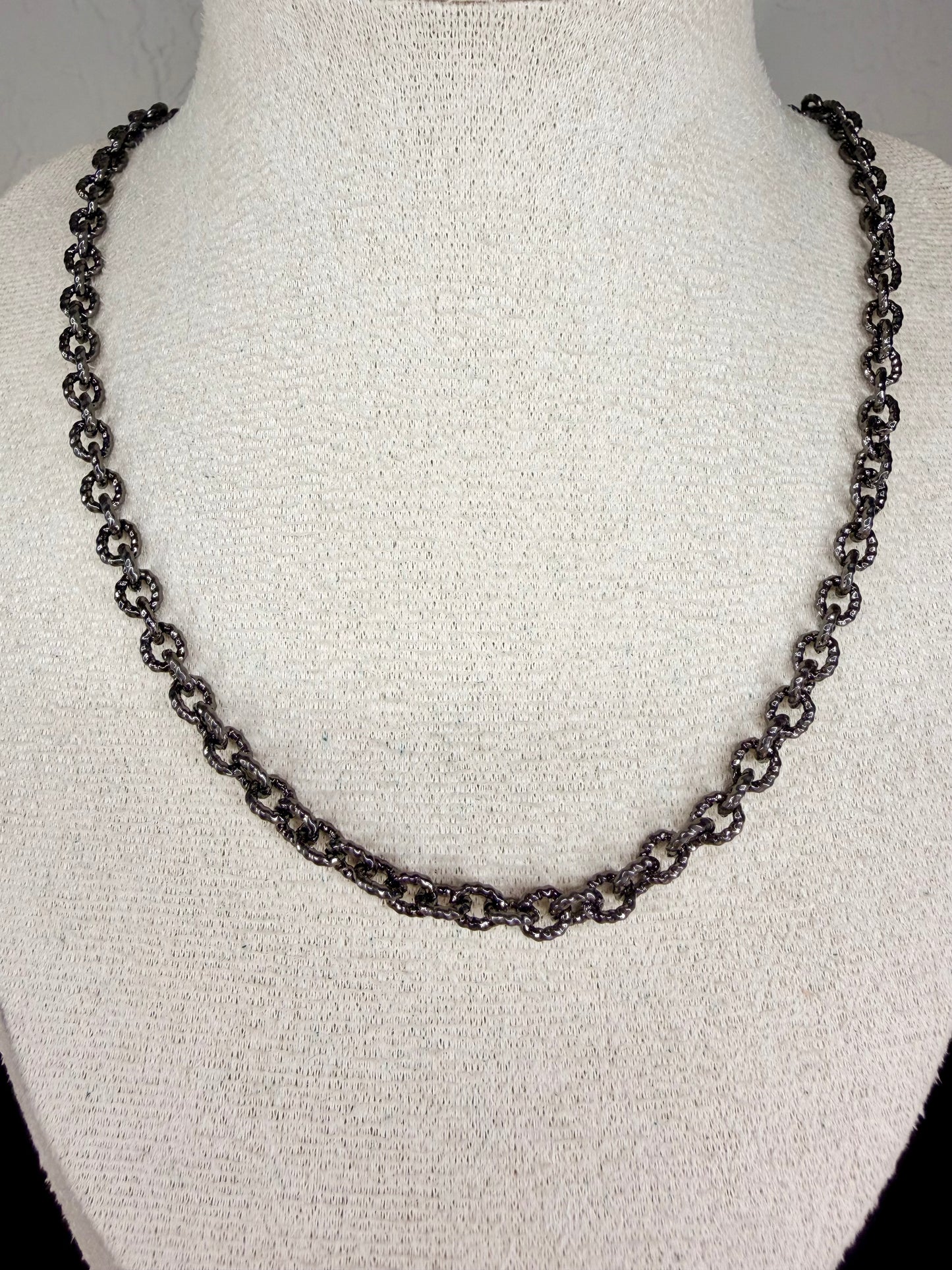 Textured Rolo Chain Necklace