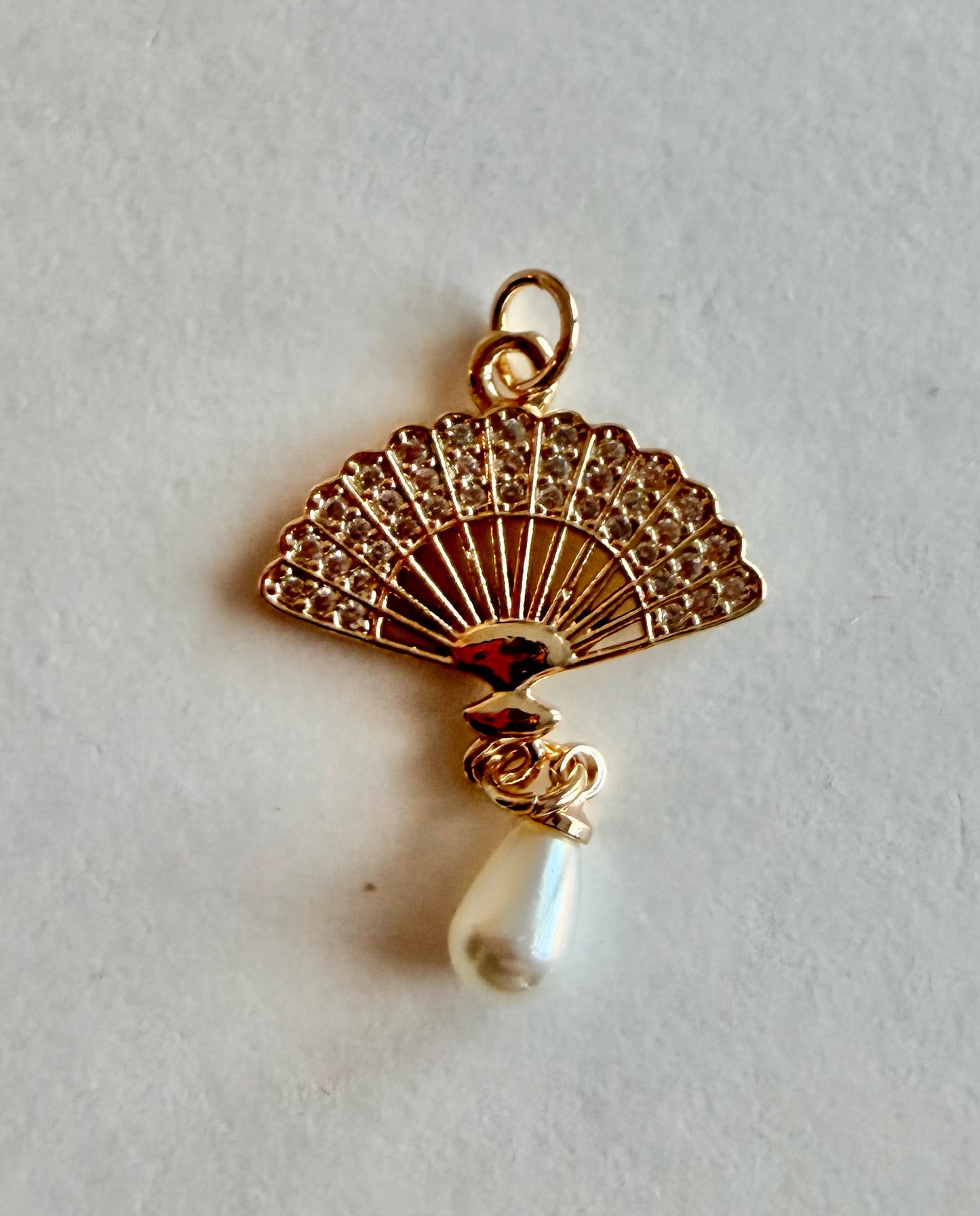 Pearl Dangle Fan Charm