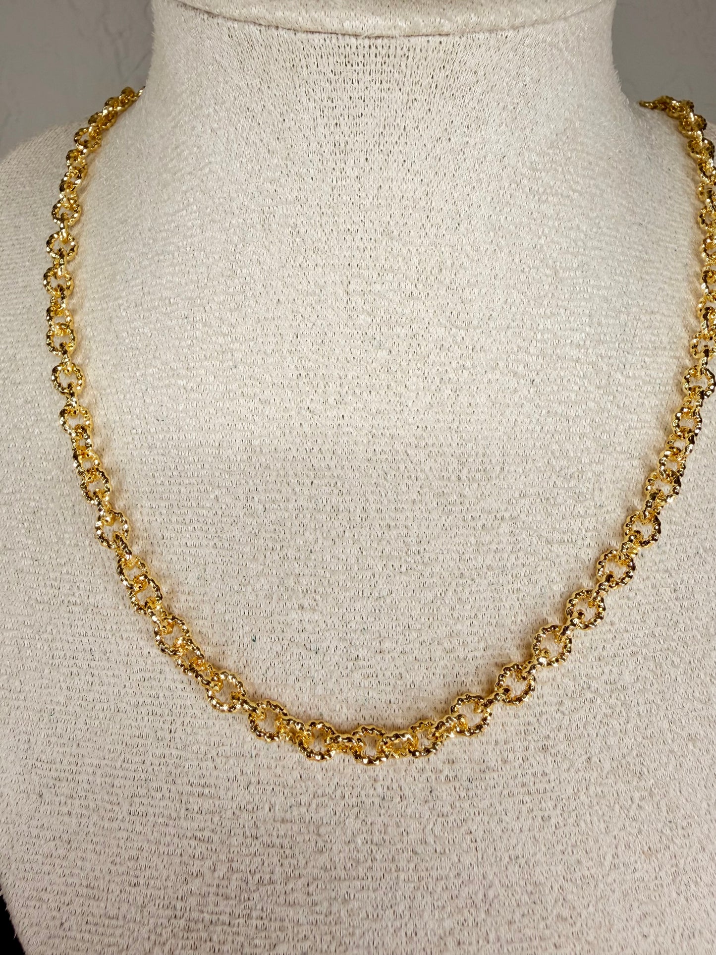 Textured Rolo Chain Necklace
