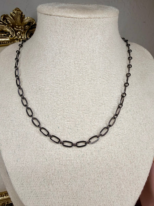 Textured Oval Chain Necklace