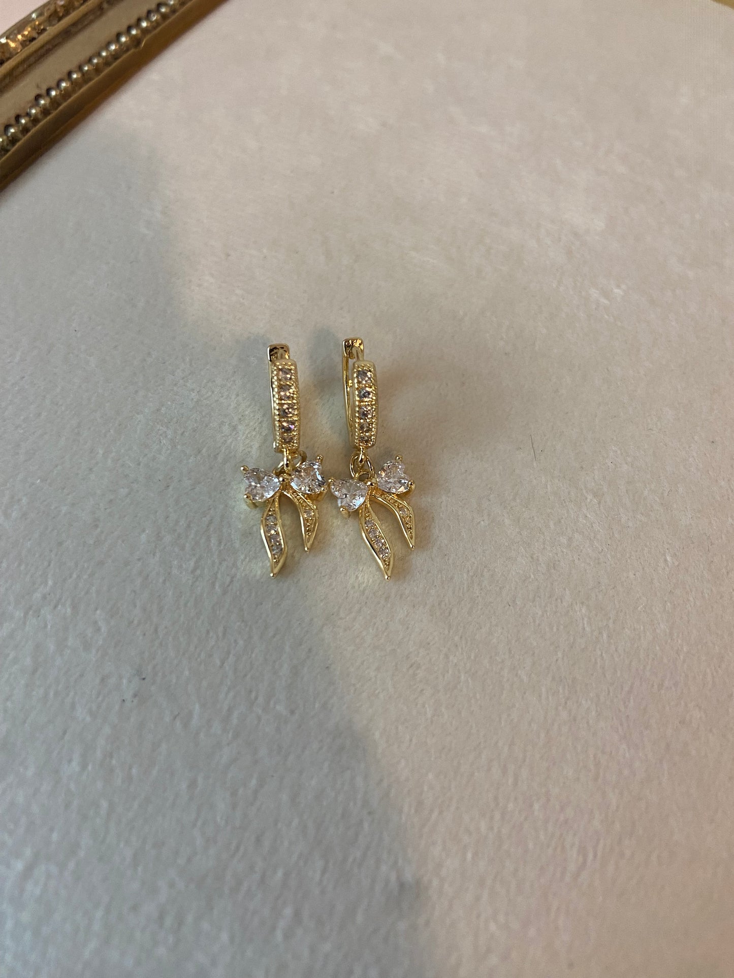Live Tik Tok Earring Build (Zircon Loop/Huggy) - 1 Charm