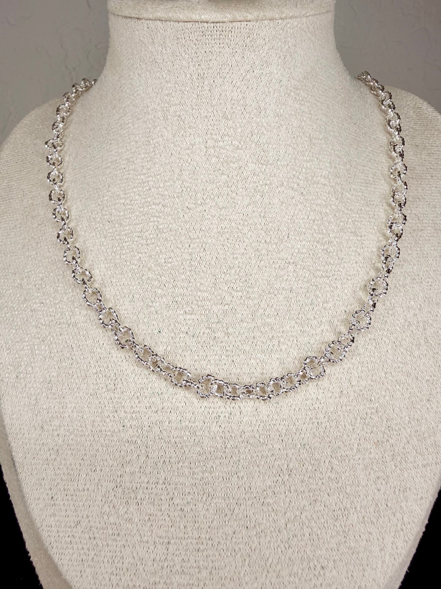 Textured Rolo Chain Necklace
