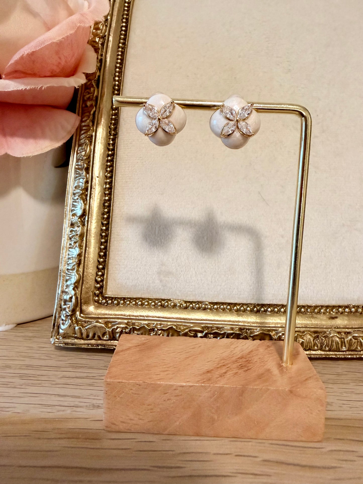 White Clover Sparkle