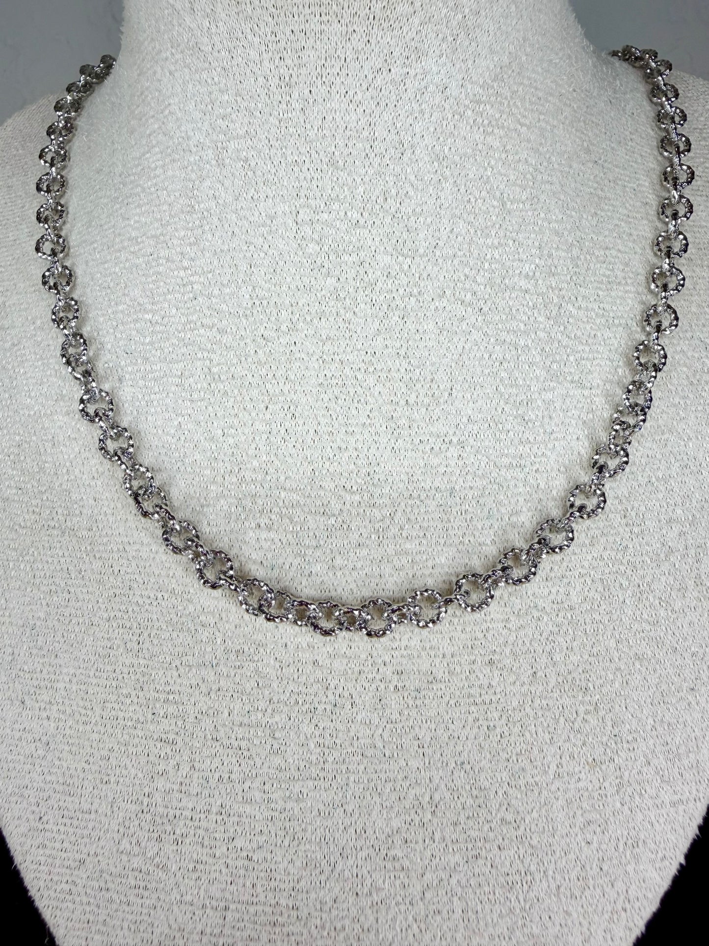 Textured Rolo Chain Necklace