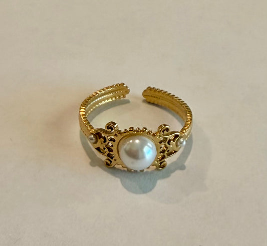 Vintage Circle Crystal Ring