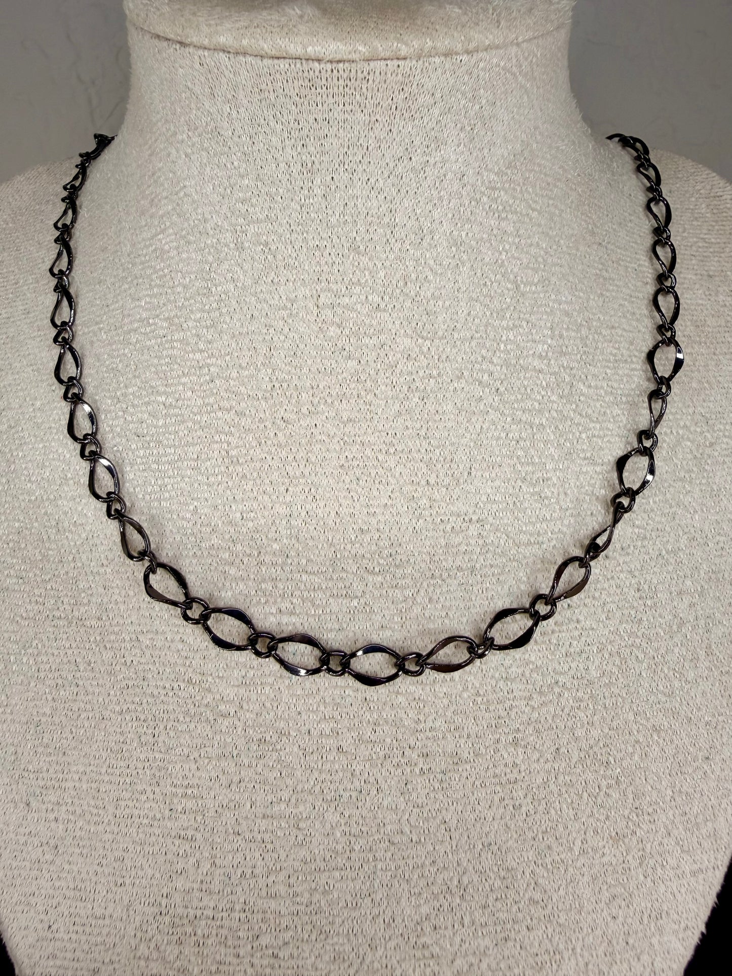 Textured Diamond Chain Necklace