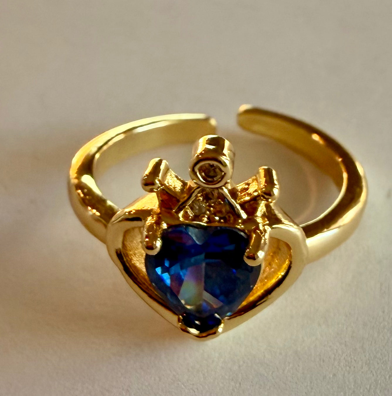 Queen of Heart Ring