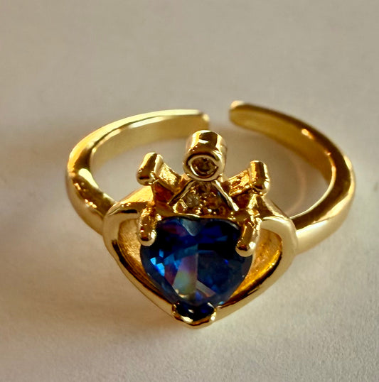 Queen of Heart Ring