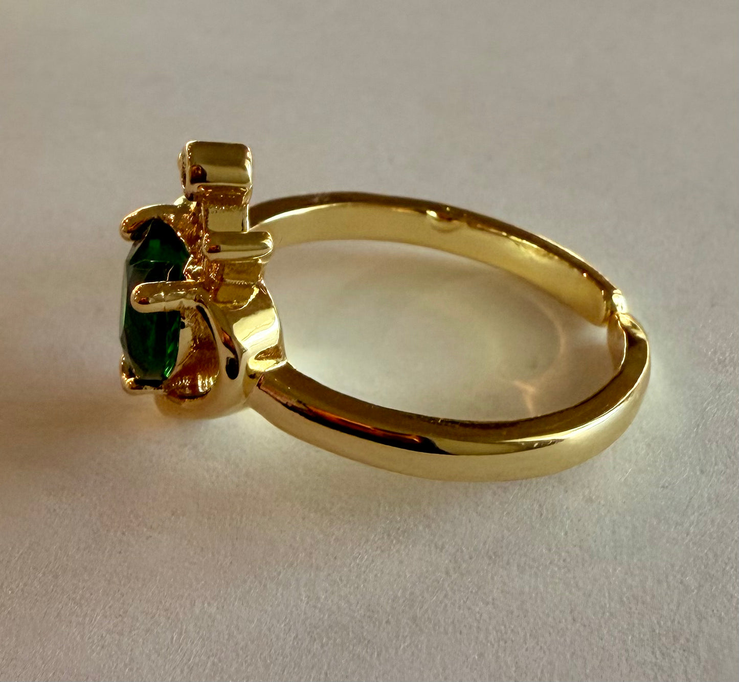 Queen of Heart Ring